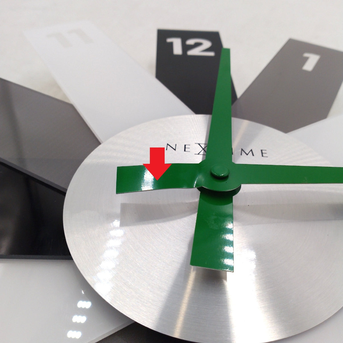 NeXtime Wanduhr 40 cm Schwarz Acryl Metall Plexiglas