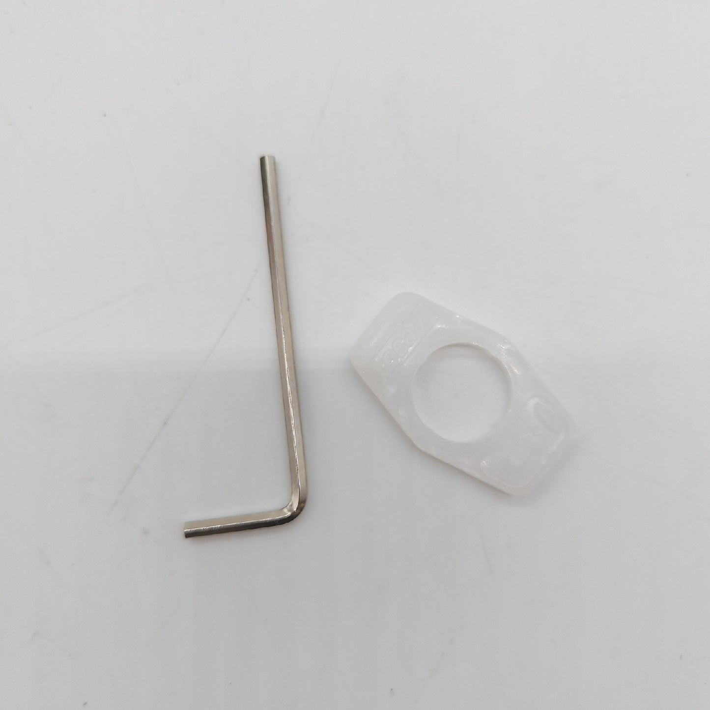tesa MOON Handtuchhalter Bad Edelstahloptik ohne Wandhalterung und Klebelösung