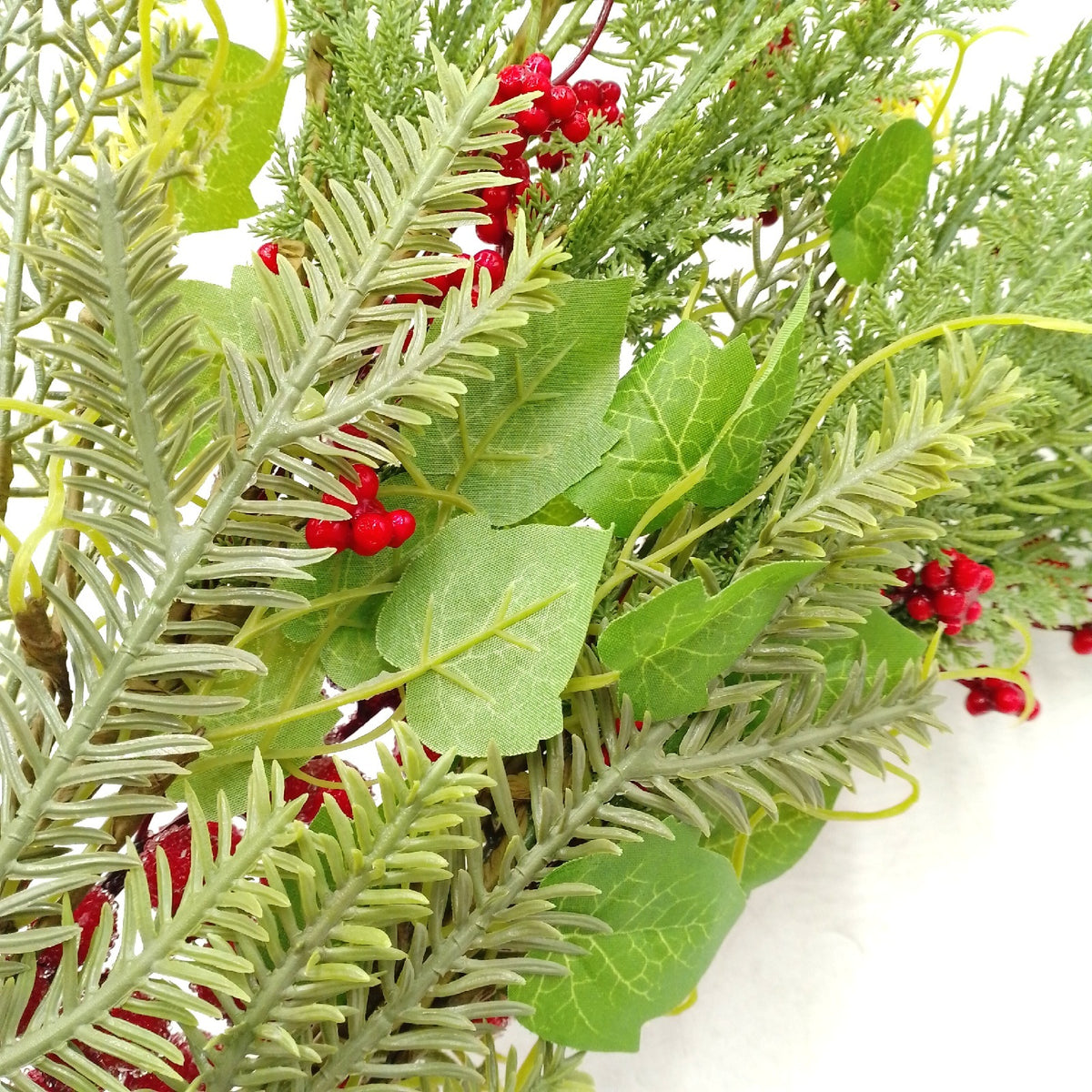 Künstlicher Beerenzweig Deko Zweig mit Beeren Zapfen Efeu Tannenzweige 2er Set 75cm groß AST Blumen künstlich Äste für Adventskränze Girlanden Weihnachtsdeko Floristik Kunstblume Kunstzweig, 75 cm