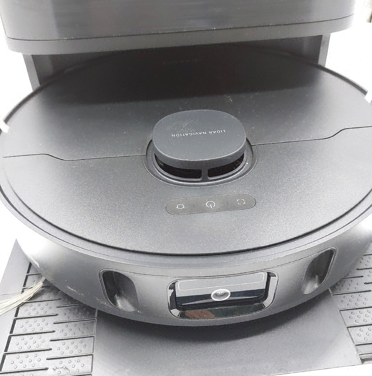 Dreame L40 Ultra A Saugroboter mit Wischfunktion 24000 Pa Saugkraft mit Ladestation leichte Gebrauchsspuren