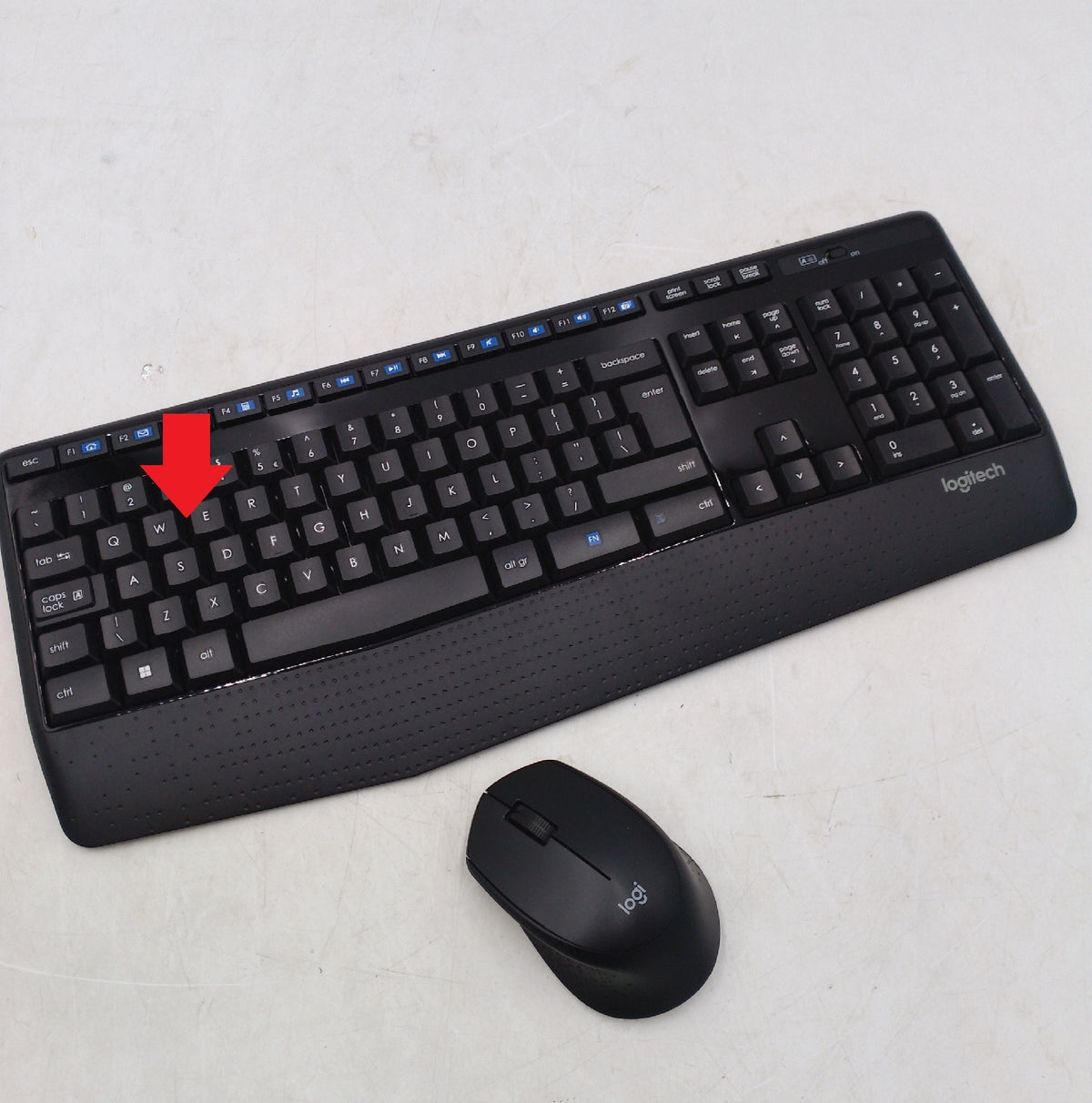 Logitech MK345 Kabelloses Set Tastatur QWERTY Dongle fehlt