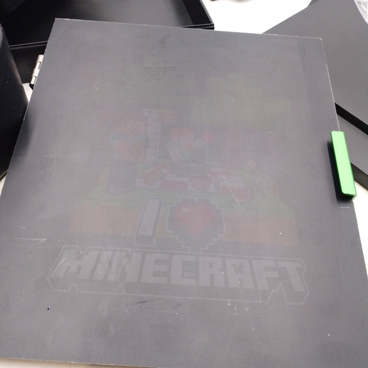 Numskull Offizieller Minecraft LED Light Gaming Schrank Controller Halter Headset Ständer Mehrere LED Beleuchtungseinstellungen Offizielles Minecraft Merchandise