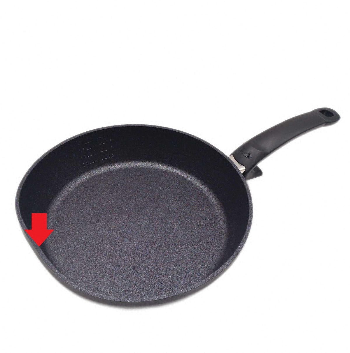 Fissler Adamant Comfort Aluminium Pfanne 26 cm Delle am Rand ungenutzt Boden