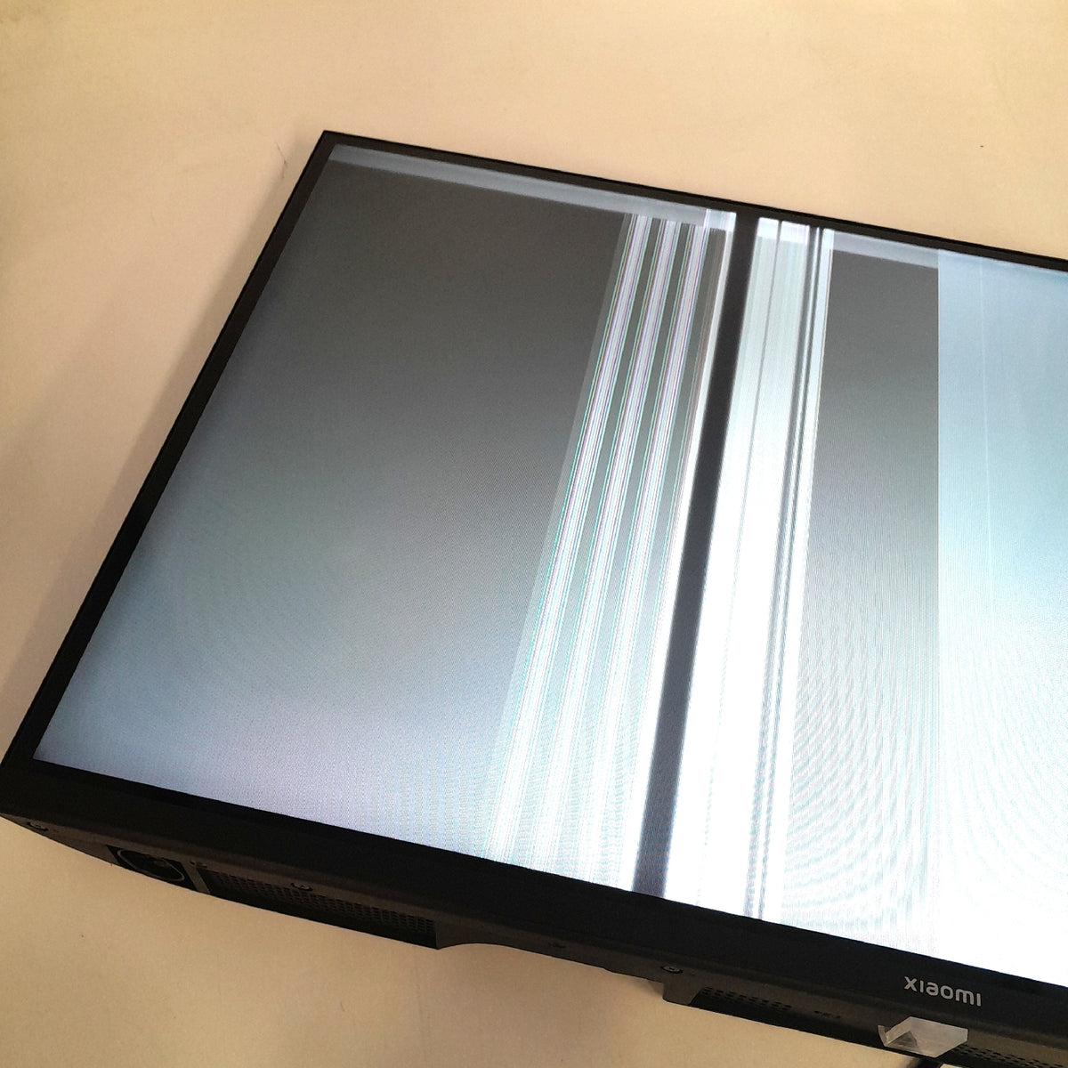 XIAOMI TV F 32 Zoll HD Smart Display flackert Streifen im Bild