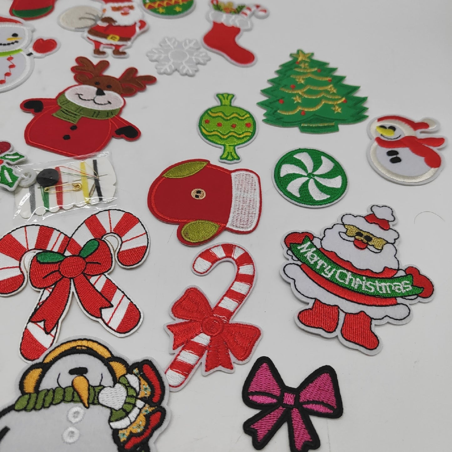 Augsun Aufnäher Weihnachten Patches 36 Stück zum Aufbügeln festlich D