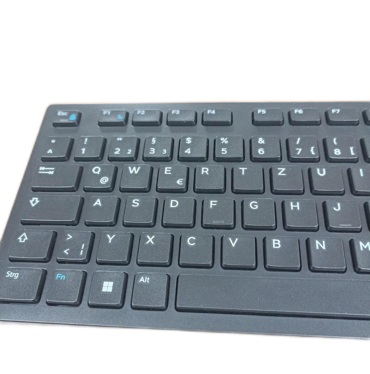 Amazon Basics Tastatur DE Layout flach USB kabelgebunden Mattschwarz Keyboards