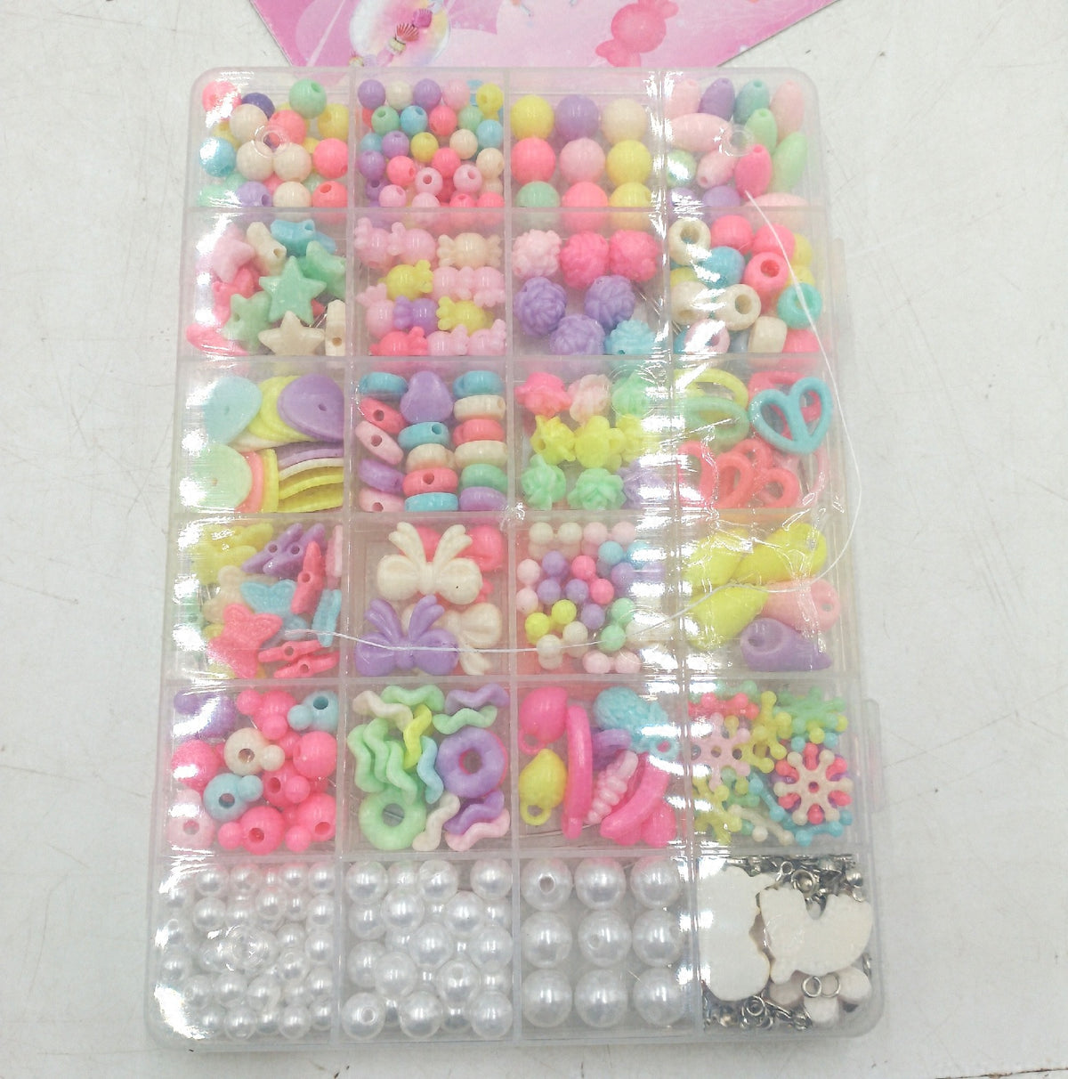 UPDOKIT Geschenkset Mädchen 2 Boxen Perlen zum Auffädeln Kinder DIY Armbänder Set