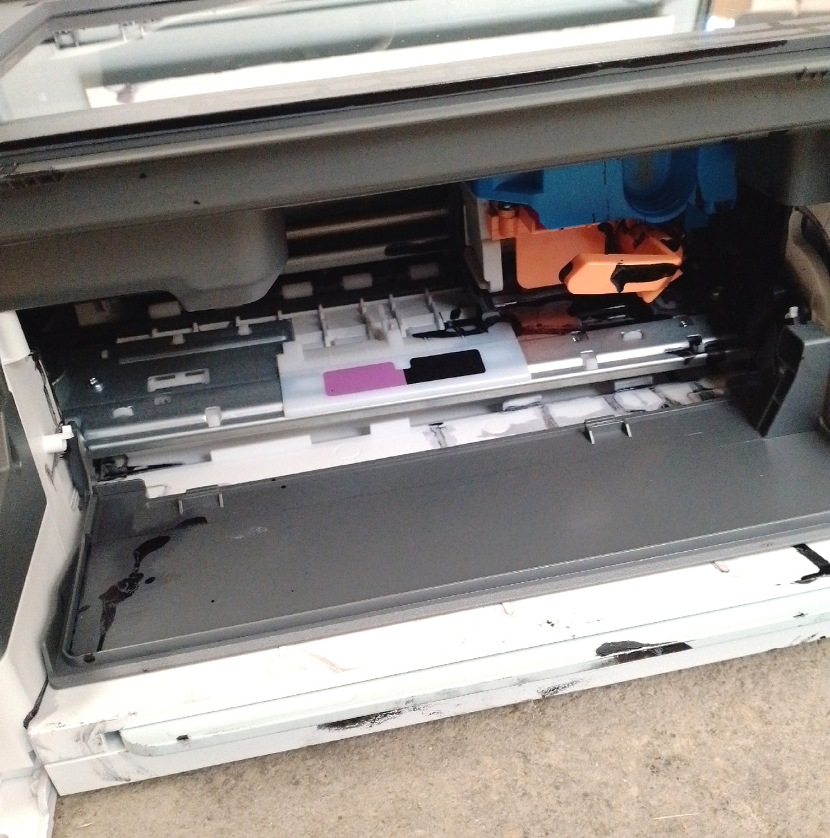 HP Multifunktionsdrucker Smart Tank 5108 Defekt schwarze Tinte ausgelaufen