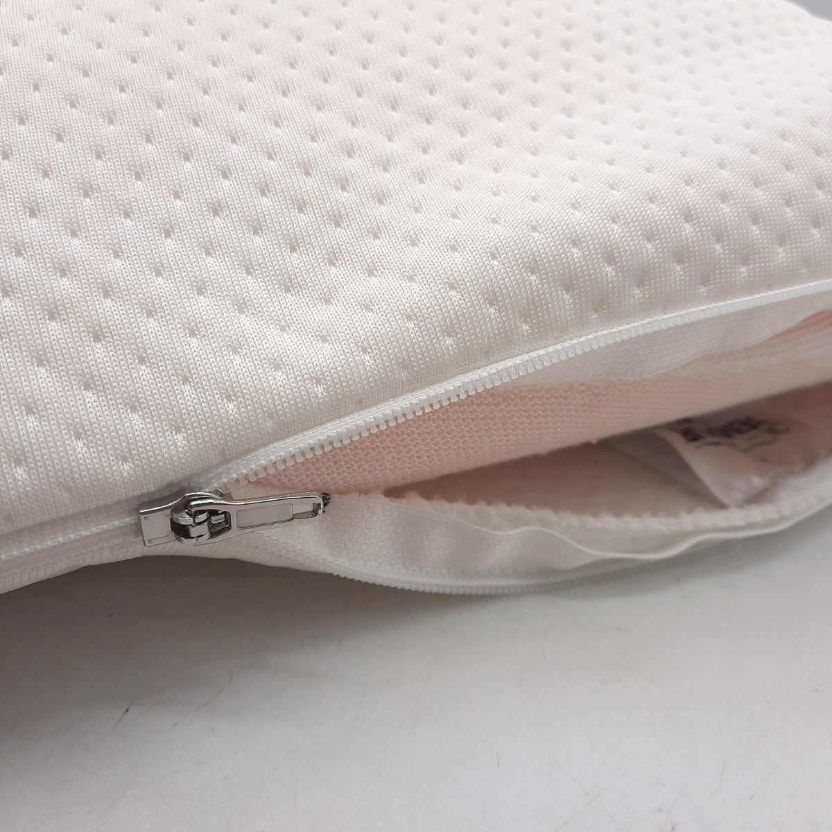 TEMPUR Schlafkissen Schlafzimmer Symphony Memory Foam ergonomisch Nackenstütze Fleck