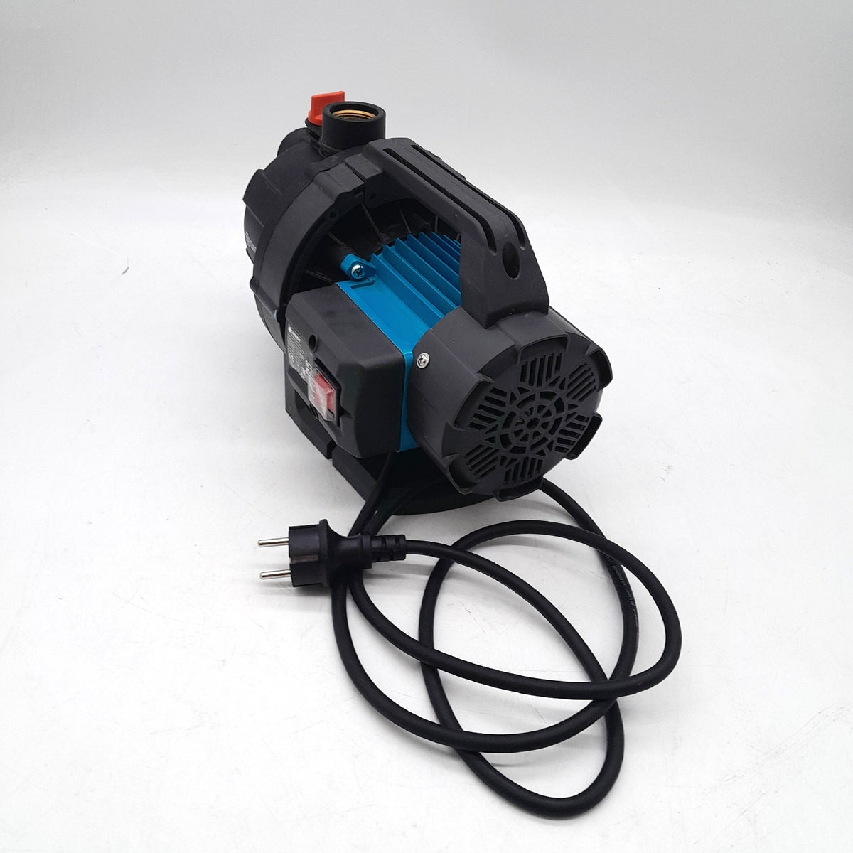 Gardena Gartenpumpe Bewässerungstechnik 30004 Basic effiziente Wasserversorgung Garten