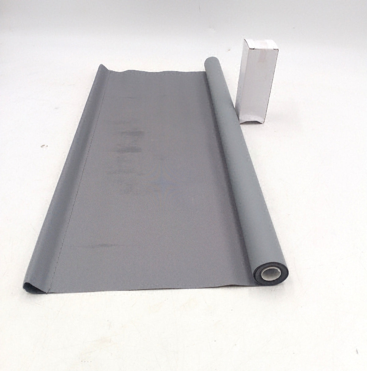 Amazon Basics Verdunkelungsrollo farblich abgestimmt 56 x 150 cm Dunkelgrau