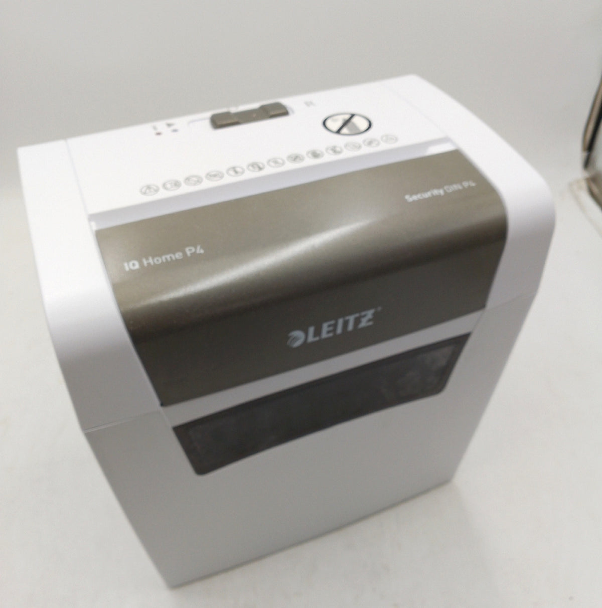 Leitz IQ Home Partikelschnitt Aktenvernichter P4 6 Blatt 15 L