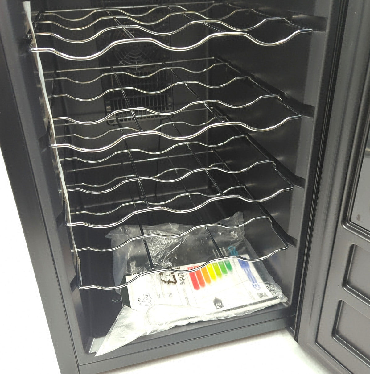 Cecotec Weinkühlschrank Bolero GrandSommelier Glastür Rahmen leicht beschädigt