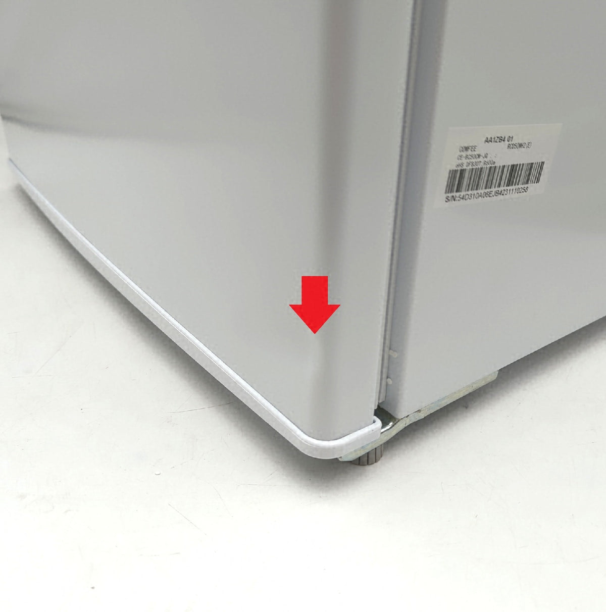 Comfee RCD50WH2E Mini Kühlschrank 43L Kühlbox Delle unten