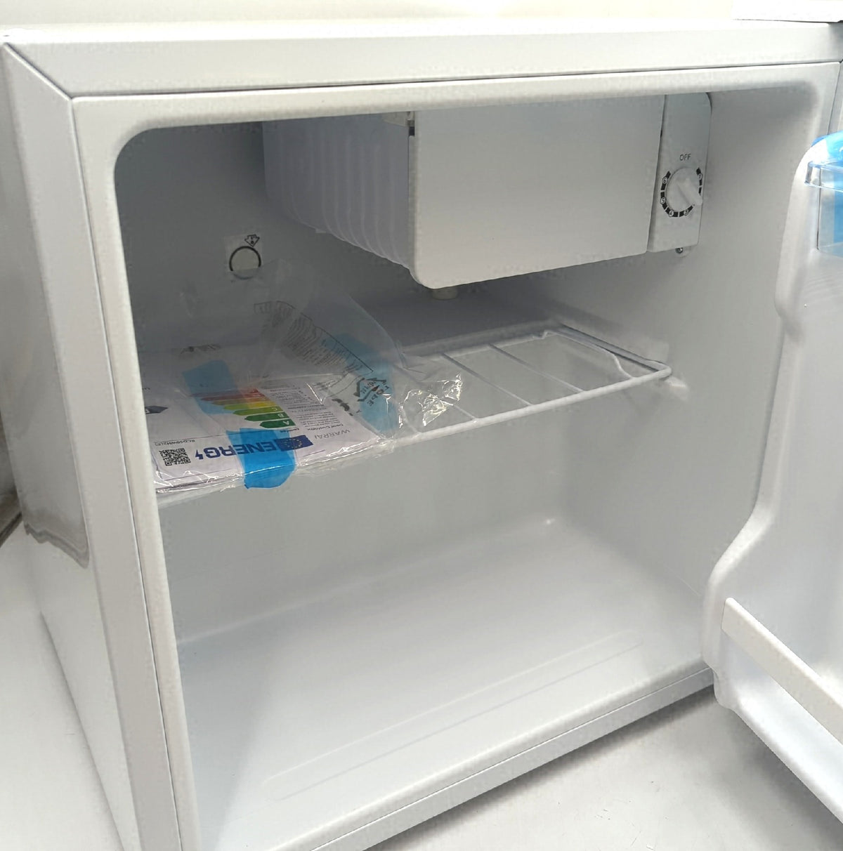 Comfee RCD50WH2E Mini Kühlschrank 43L Kühlbox Delle unten