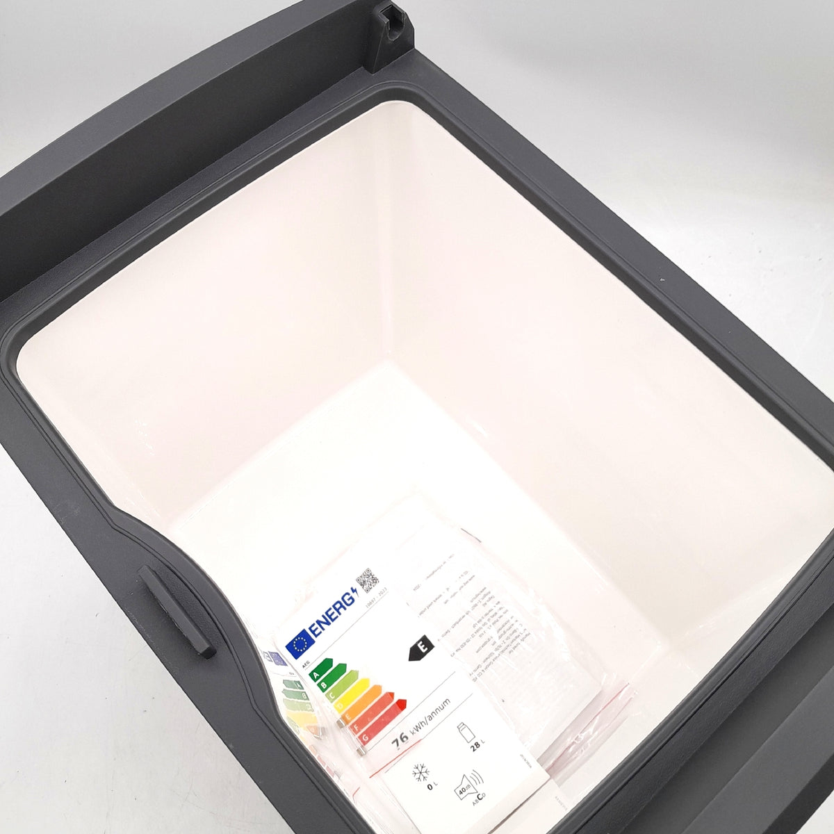 AEG Kühlbox Fahrzeugzubehör Thermoelektrisch 28 Liter Halterung praktische