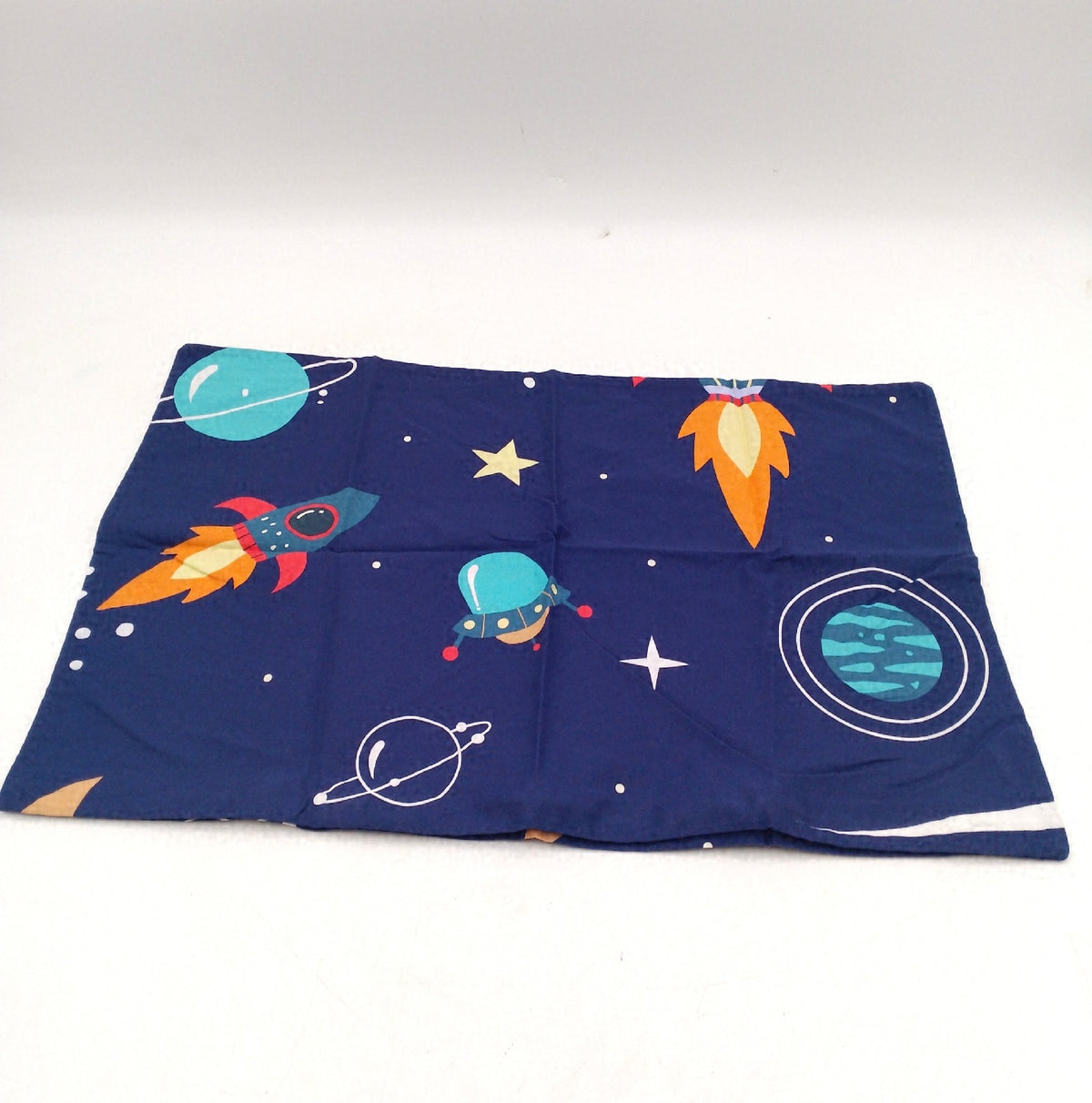 Kinderbettwäsche 100 x 135 cm aus 100 Prozent Baumwolle mit Weltraum Astronaut Motiven