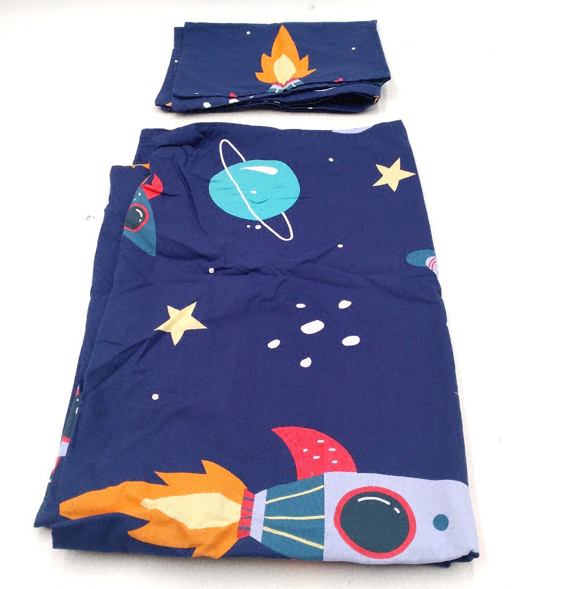 Kinderbettwäsche 100 x 135 cm aus 100 Prozent Baumwolle mit Weltraum Astronaut Motiven