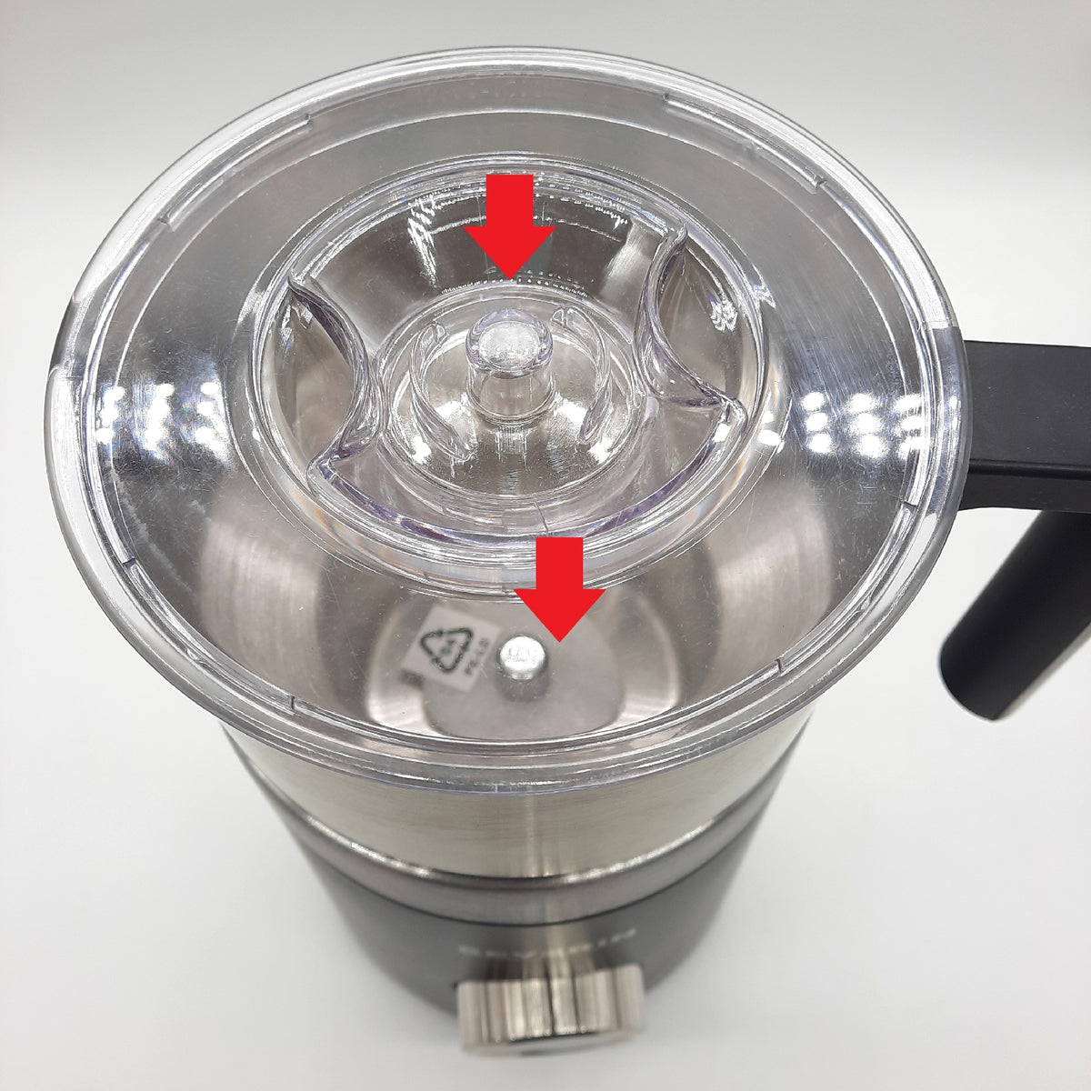 SEVERIN SPUMA 700 Plus Induktions-Milchaufschäumer, 13 Programme, OLED-Display, LED-Lichtring mit Statusanzeige, einfache Reinigung, Barista-Ausgusszotte, Edelstahl-gebürstet, schwarz, SM 3587