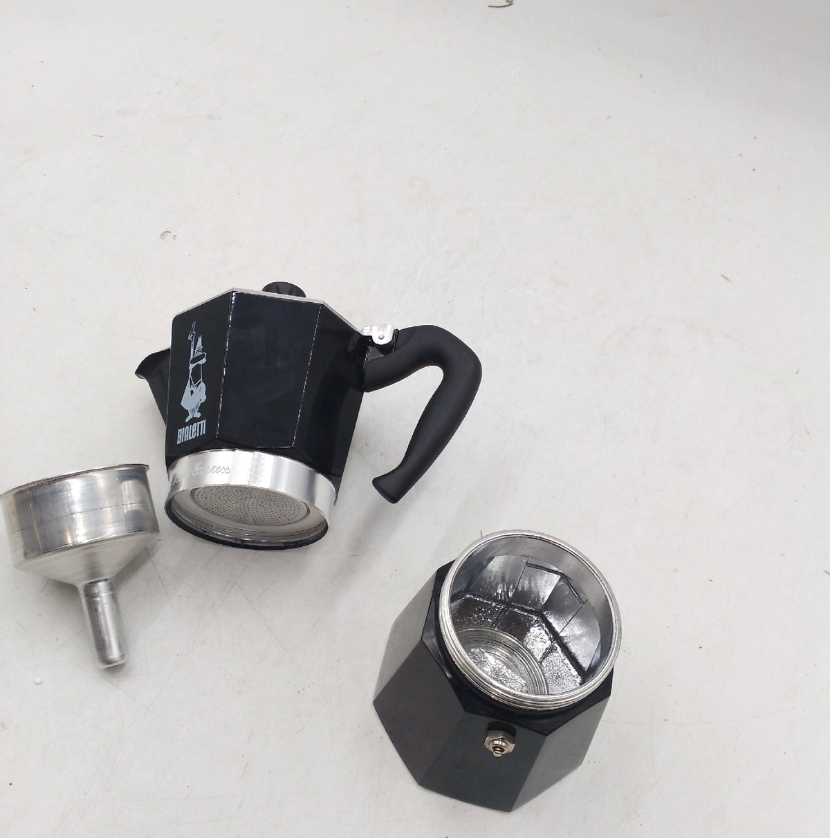 Bialetti Moka Kaffeemaschine Express 6 Tassen Anti Verbrühungs Griff Farbe