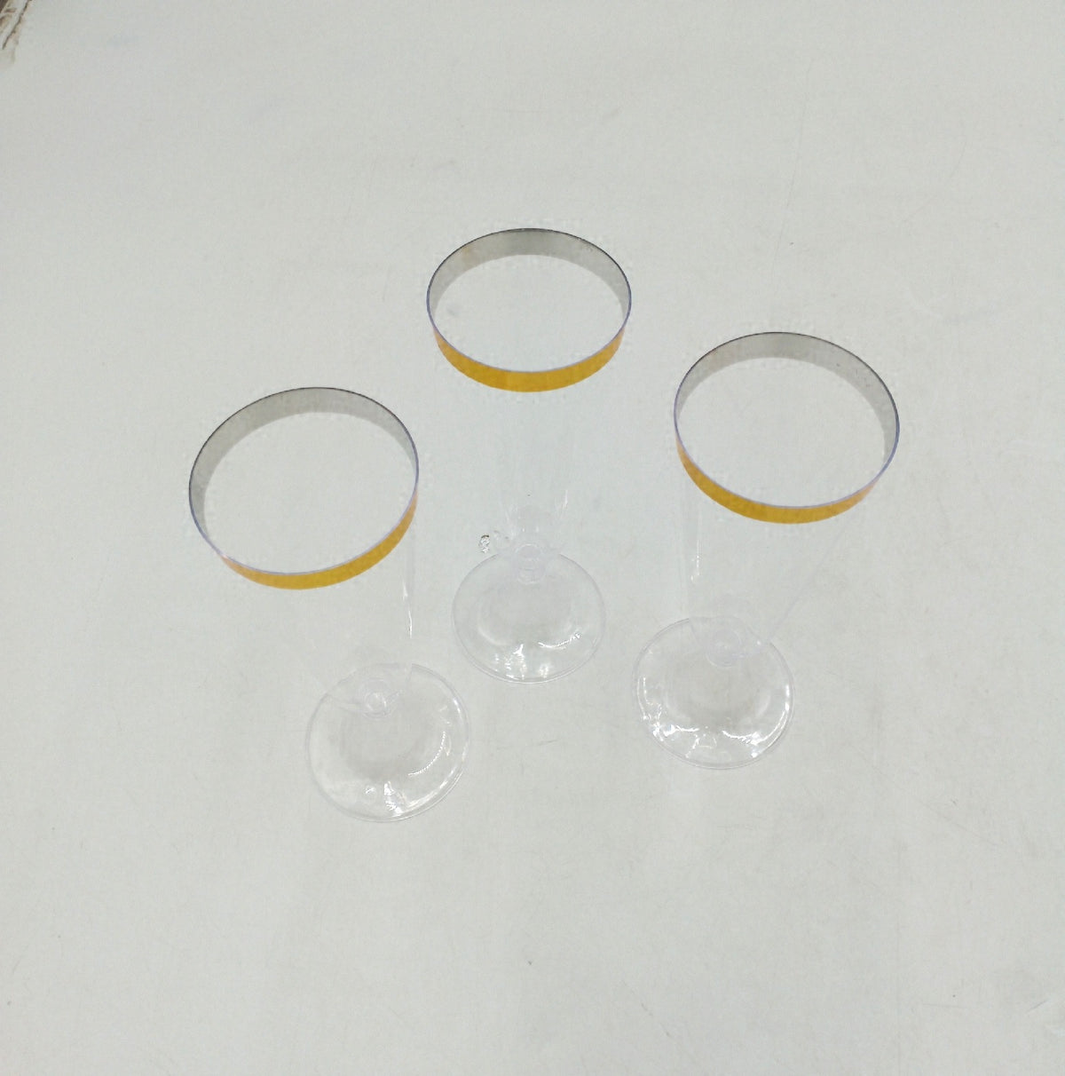 Sektgläser Plastik Goldrand 50 Stück Kunststoff transparent 150ml Einwegbecher Party