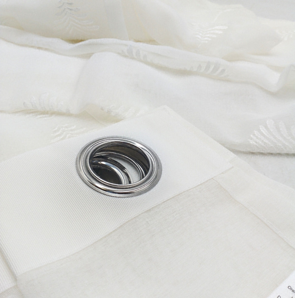 DAS DESIGN Gardinenschal halbtransparent Dekoschal Stoff Ösenschal Voile M W