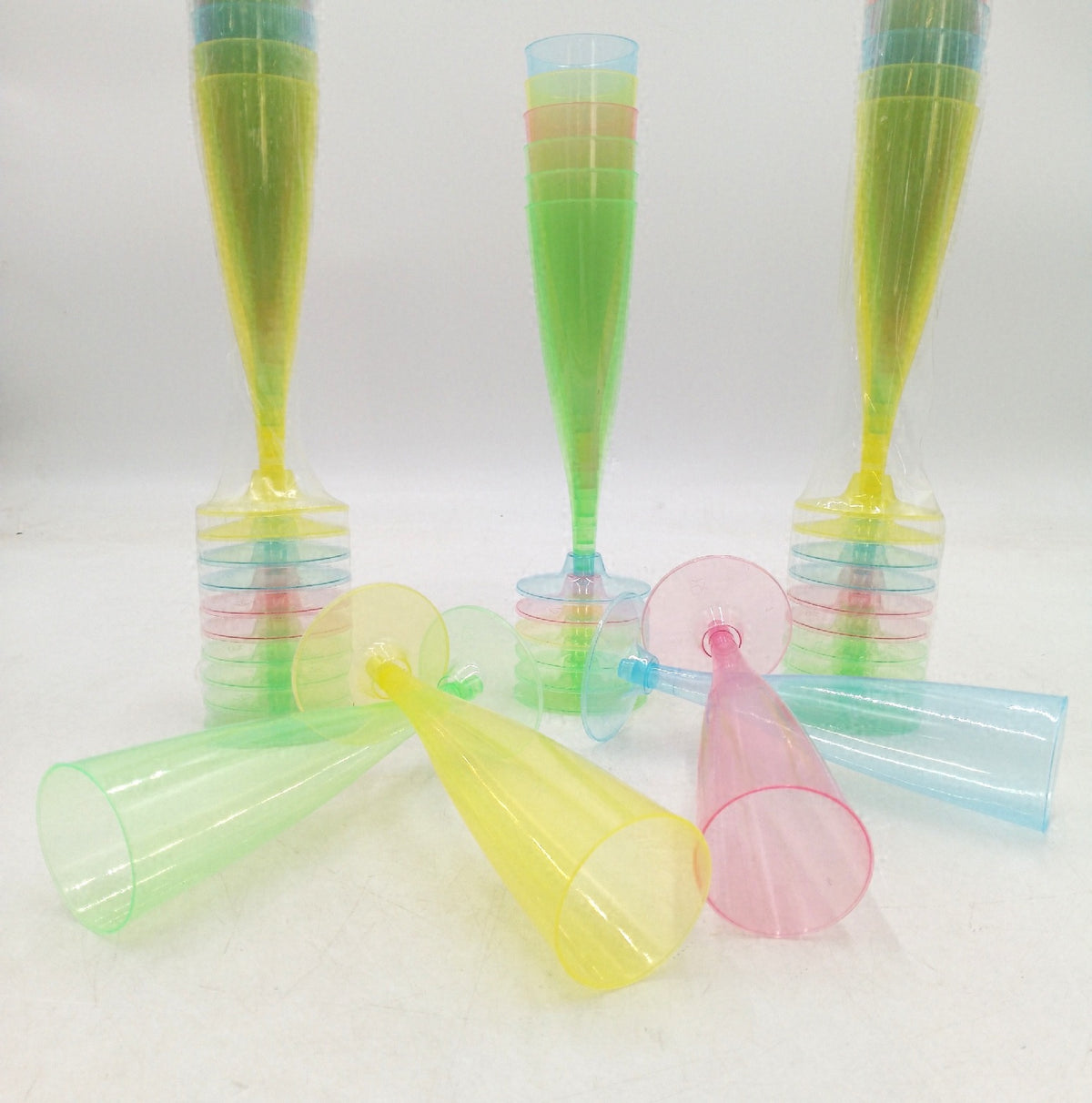 WELLGRO Bunte Sektgläser Kunststoff Mehrweg 30 Stück Champagner Gläser Partybecher