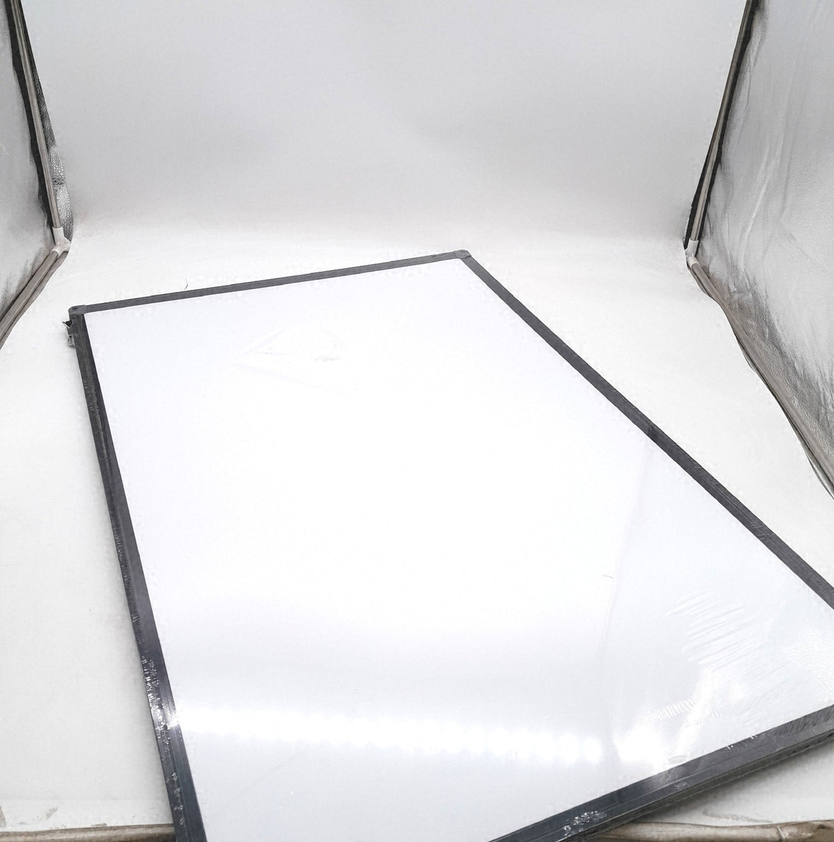 XIWODE magnetisches Whiteboard 90x60 große Magnettafel mit Delle auf der Vorderseite