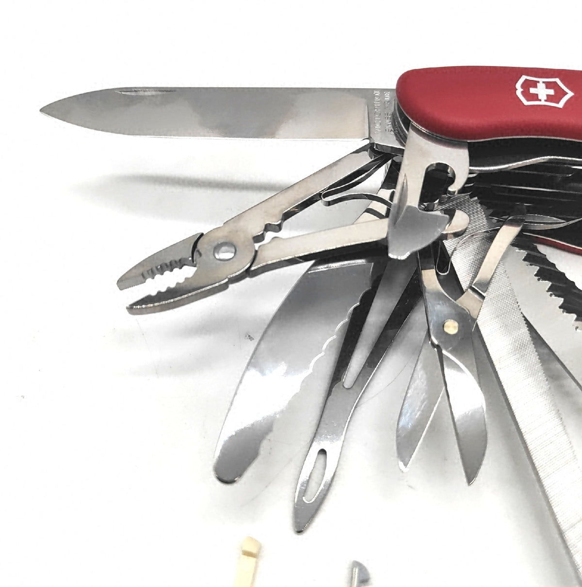 Victorinox Champ XL Schweizer Taschenmesser 31 Funktionen multifunktional robust vielseitig