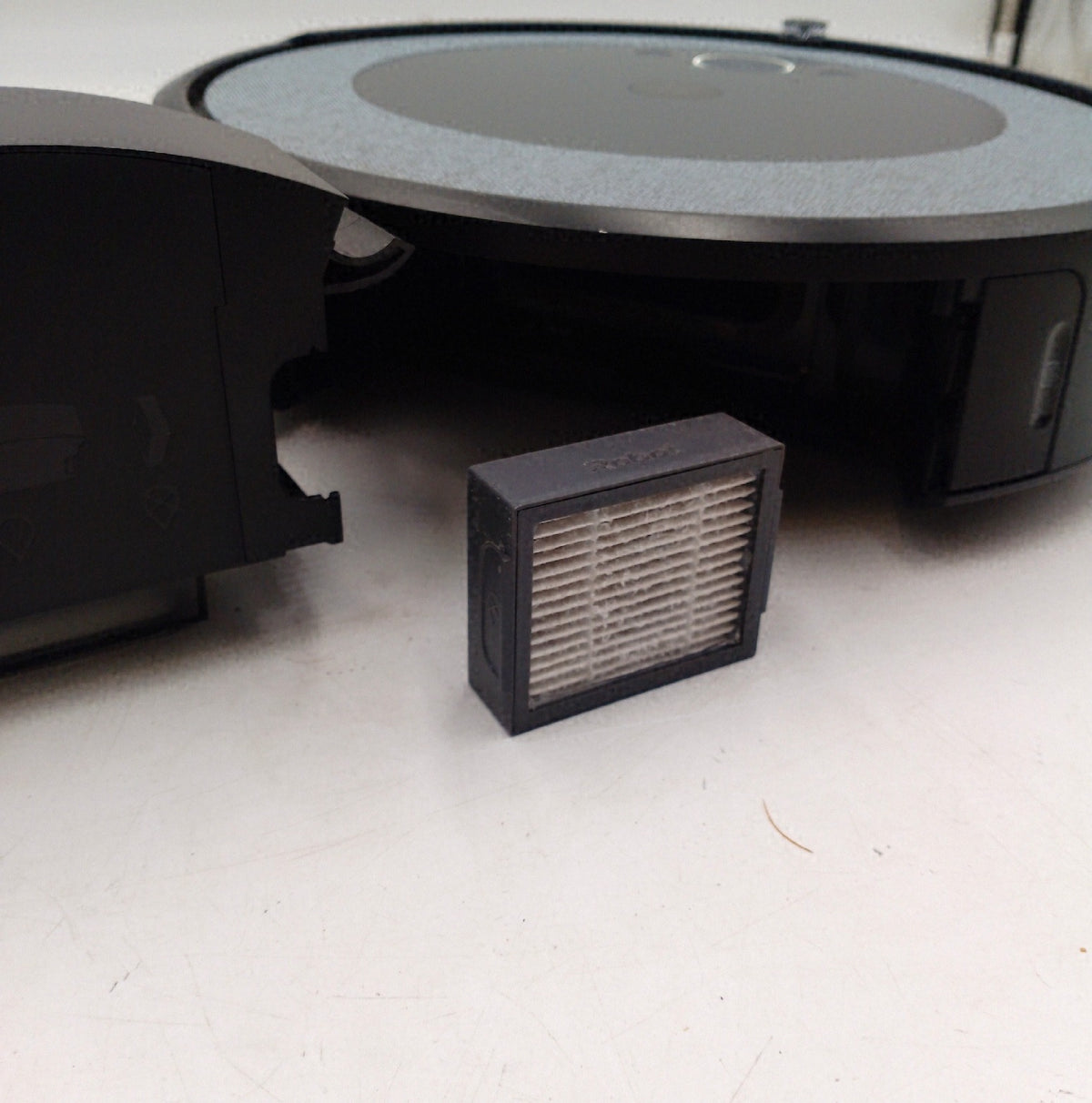 iRobot Roomba Combo i5 i5172 2 in 1 Staubsauger Waschroboter mit Wifi sichtbare Gebrauchsspuren