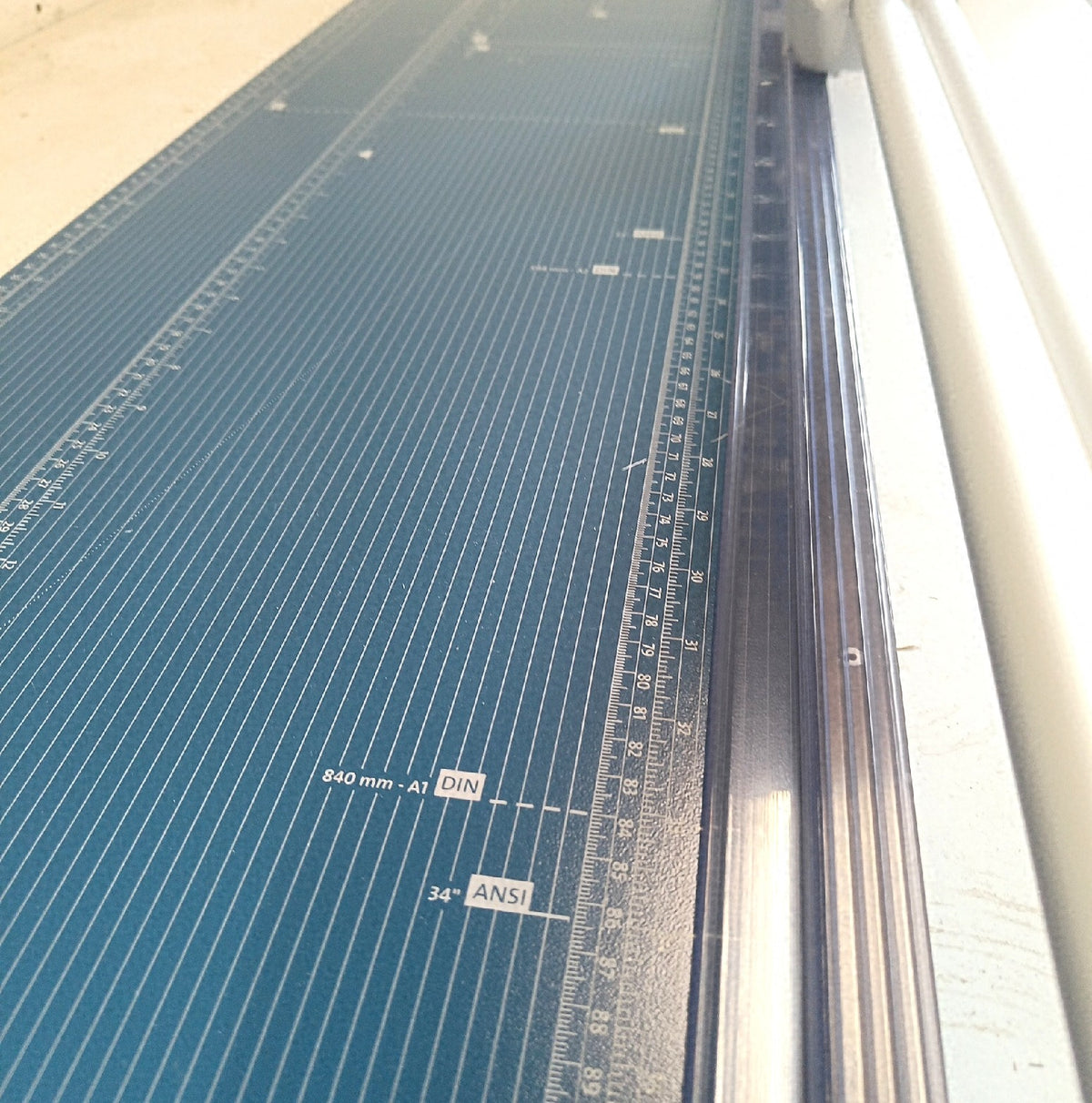 Dahle 556 Papierschneider Modell 2020 A1 10 Blatt leichte Kerbe