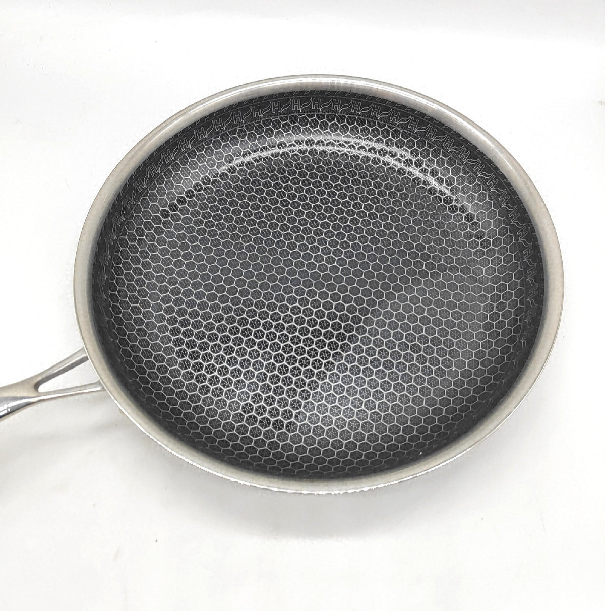 HENSSLERS Edelstahl Pfanne 28 cm Keramikbeschichtung mit Holzkochlöffel Unterseite fleckig