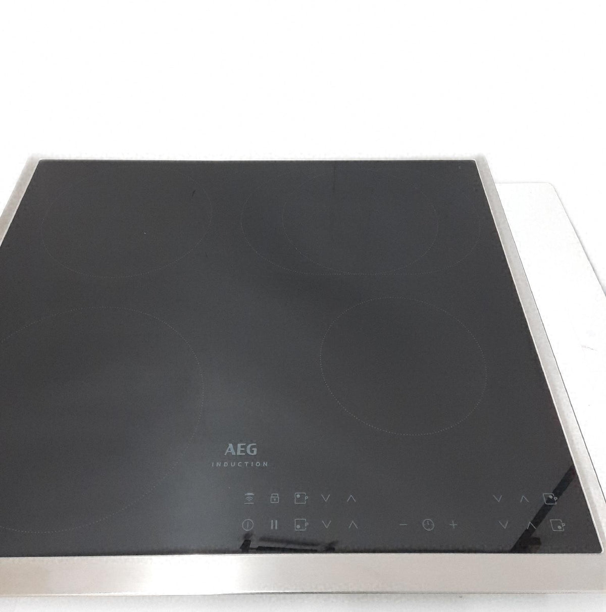 AEG IKB6431AXB Kochfeld Autark Induktion Hob2Hood 60 cm Edelstahlrahmen Ecken leicht verbogen