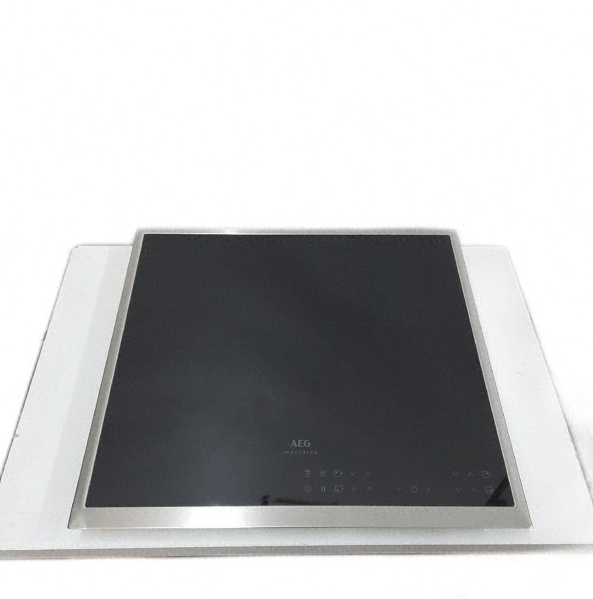 AEG IKB6431AXB Kochfeld Autark Induktion Hob2Hood 60 cm Edelstahlrahmen Ecken leicht verbogen