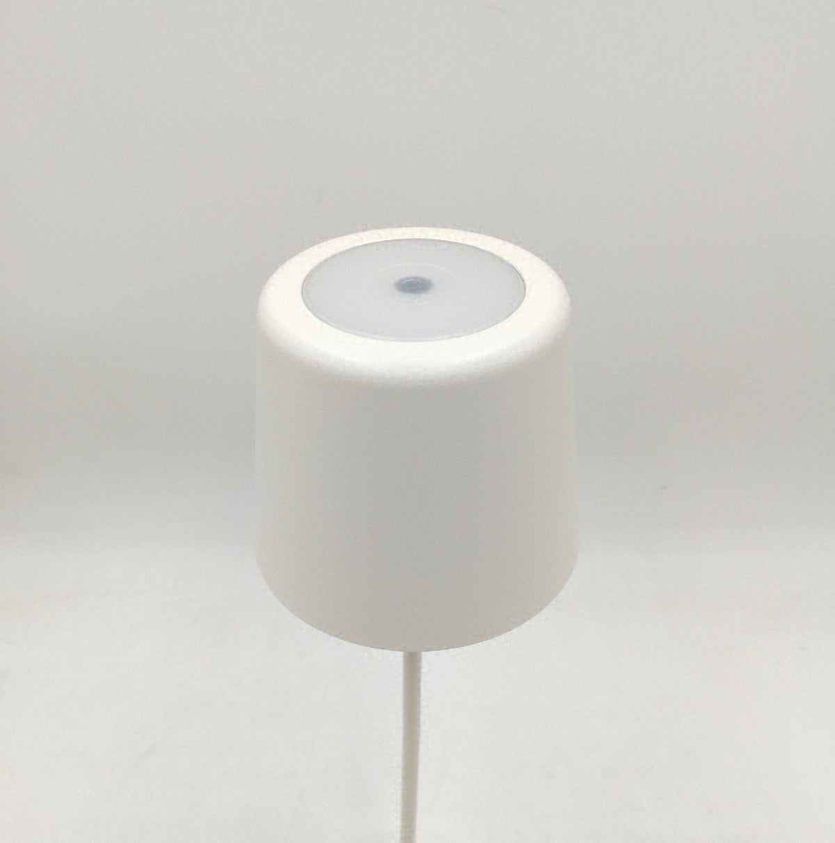 Lightbox LED Tischlampe 37 cm Höhe 23 cm Durchmesser 10 cm für Innen und Aussen