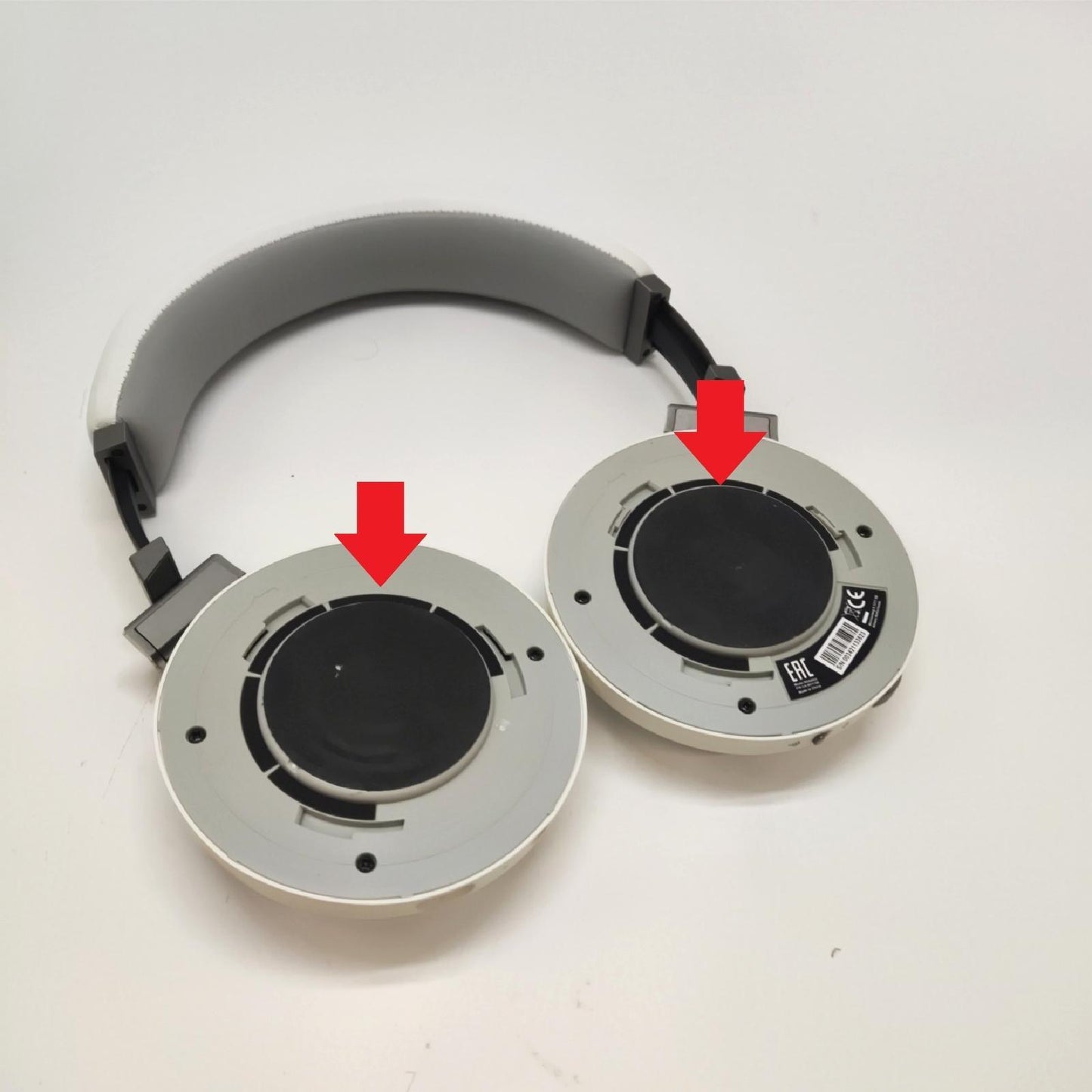 Corsair Virtuoso RGB Wireless stark gebraucht Ohne Ohrpolster Verfärbt