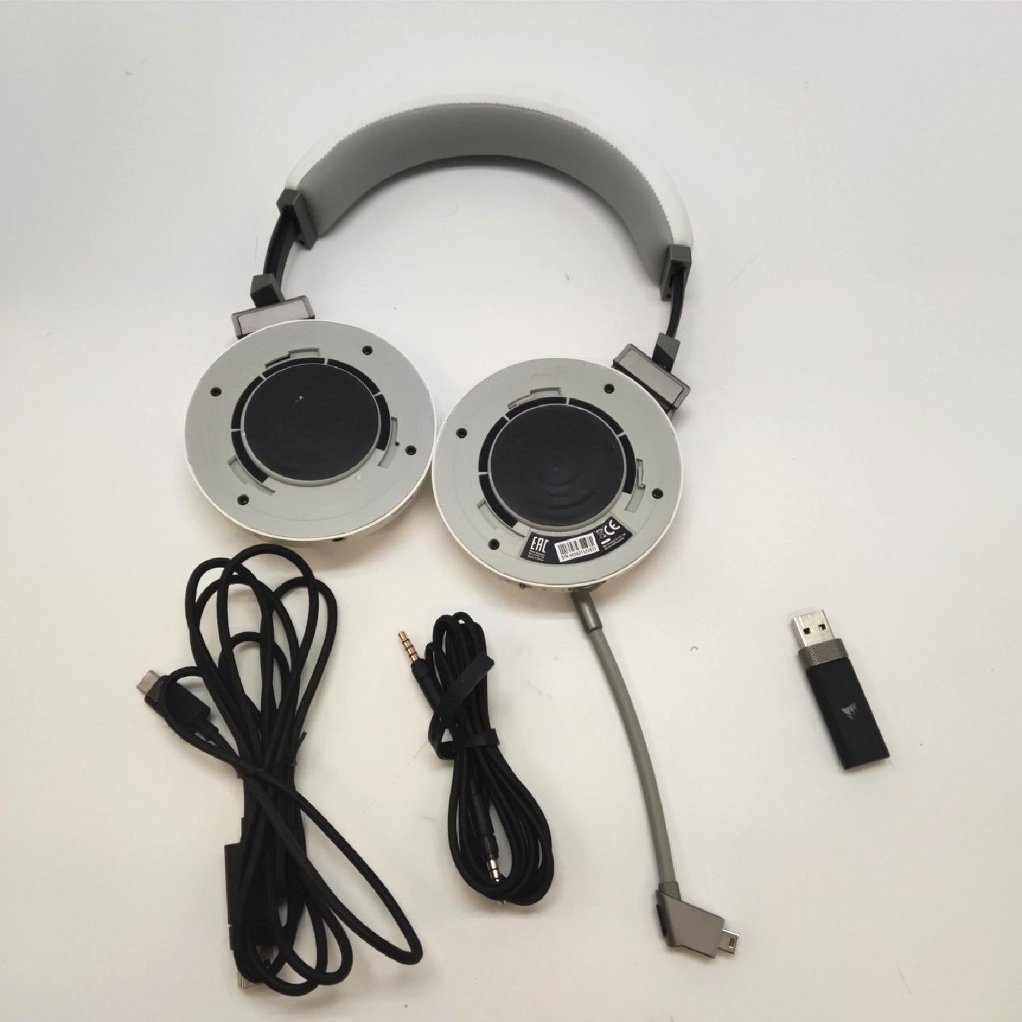 Corsair Virtuoso RGB Wireless stark gebraucht Ohne Ohrpolster Verfärbt