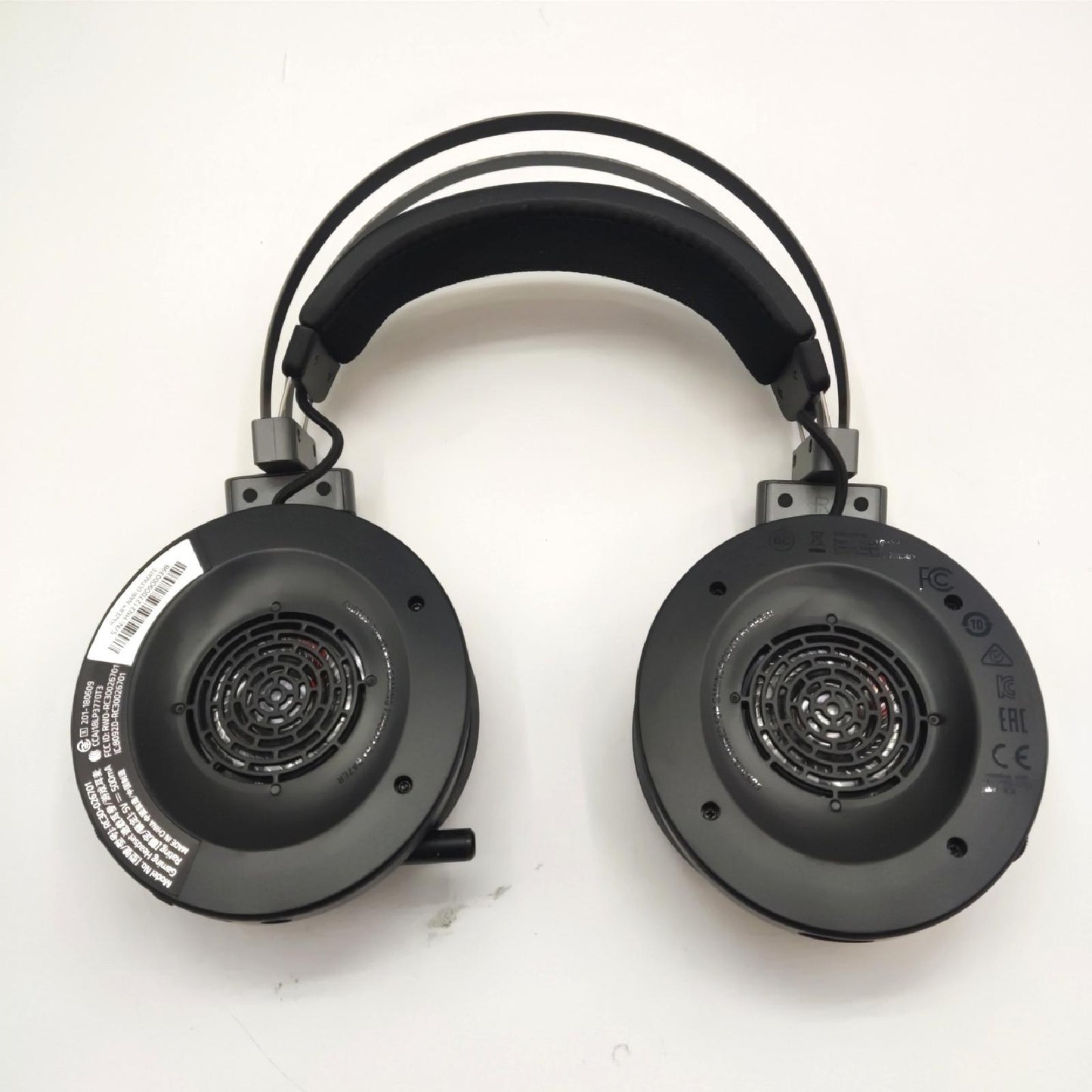 Razer Nari Ultimate Drahtloses Gaming Headset mit Gebrauchsspuren ohne Kabel