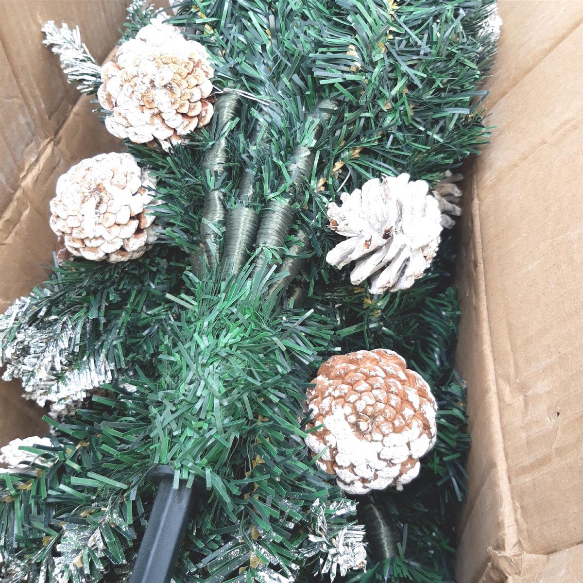 GIGALUMI Künstlicher Weihnachtsbaum mit Schnee-Effekt 150cm 760 Spitzen Tannenbaum mit beschneiten Ästen und Tannenzapfen inkl. Metallständer