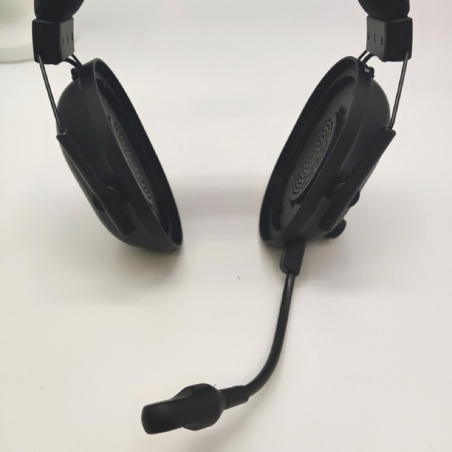 Razer BlackShark V2 Pro Kabelloses Gaming Headset ohne Ohrpolster Dongle