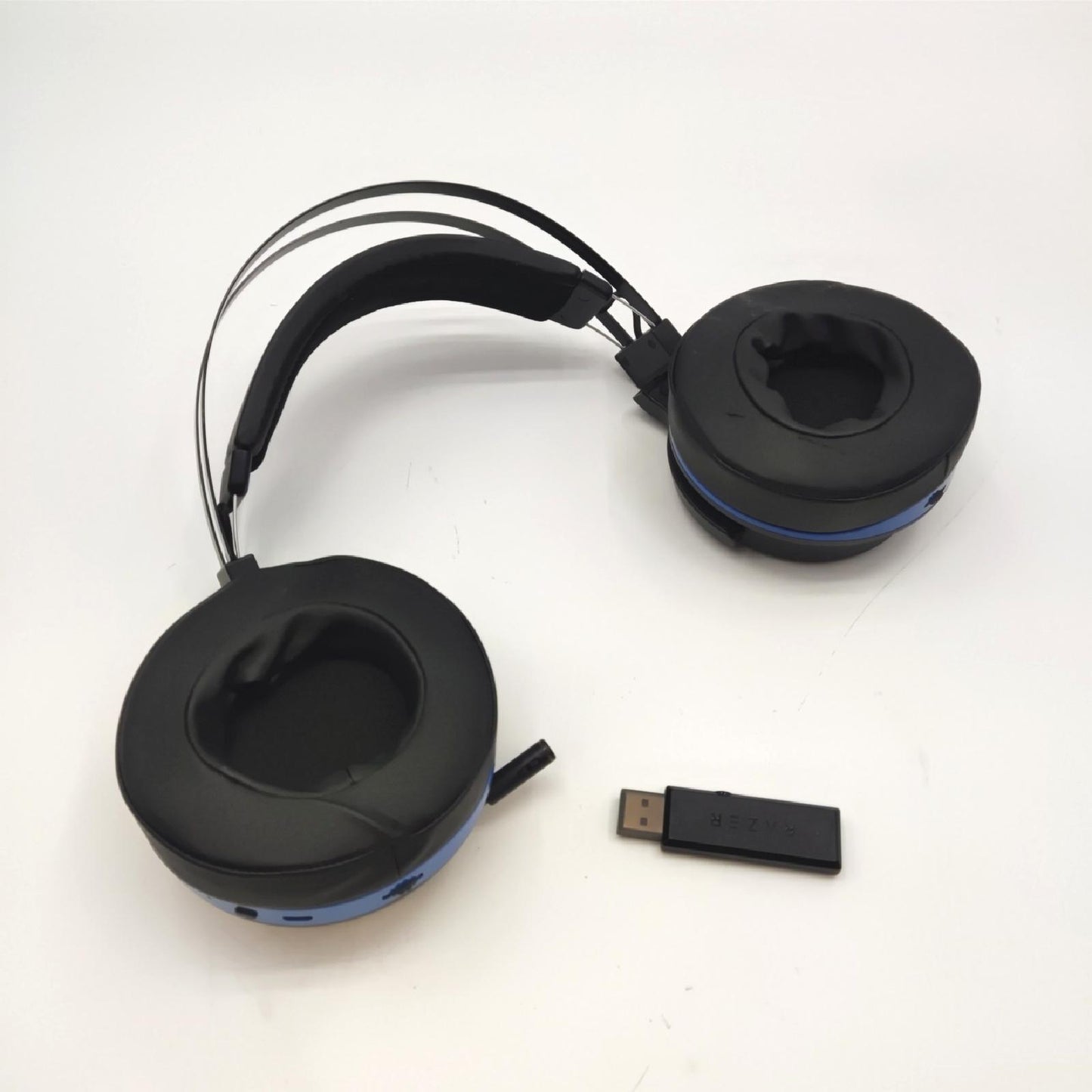 Razer Thresher 7.1 für PlayStation  Wireless Gaming Headset Defekt startet nicht