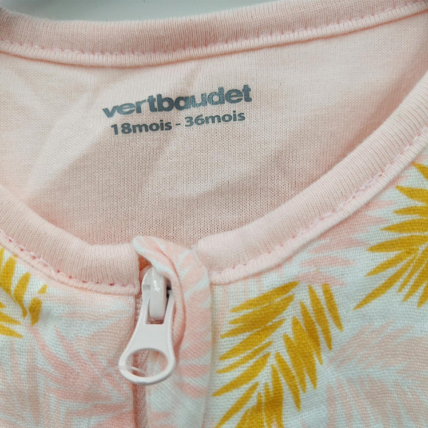 Vertbaudet Babyschlafsack Babybekleidung Tropical rosa senfgelb Blätter Sommer