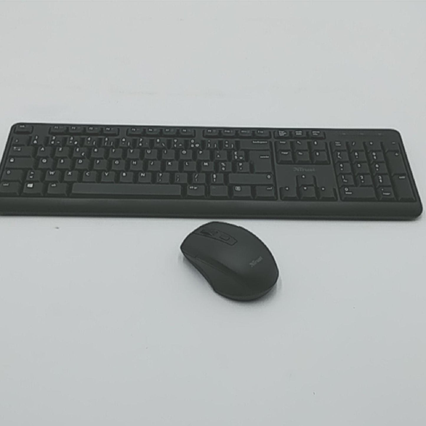 Trust Ymo Set mit Tastatur und Maus, Französisches AZERTY-Layout