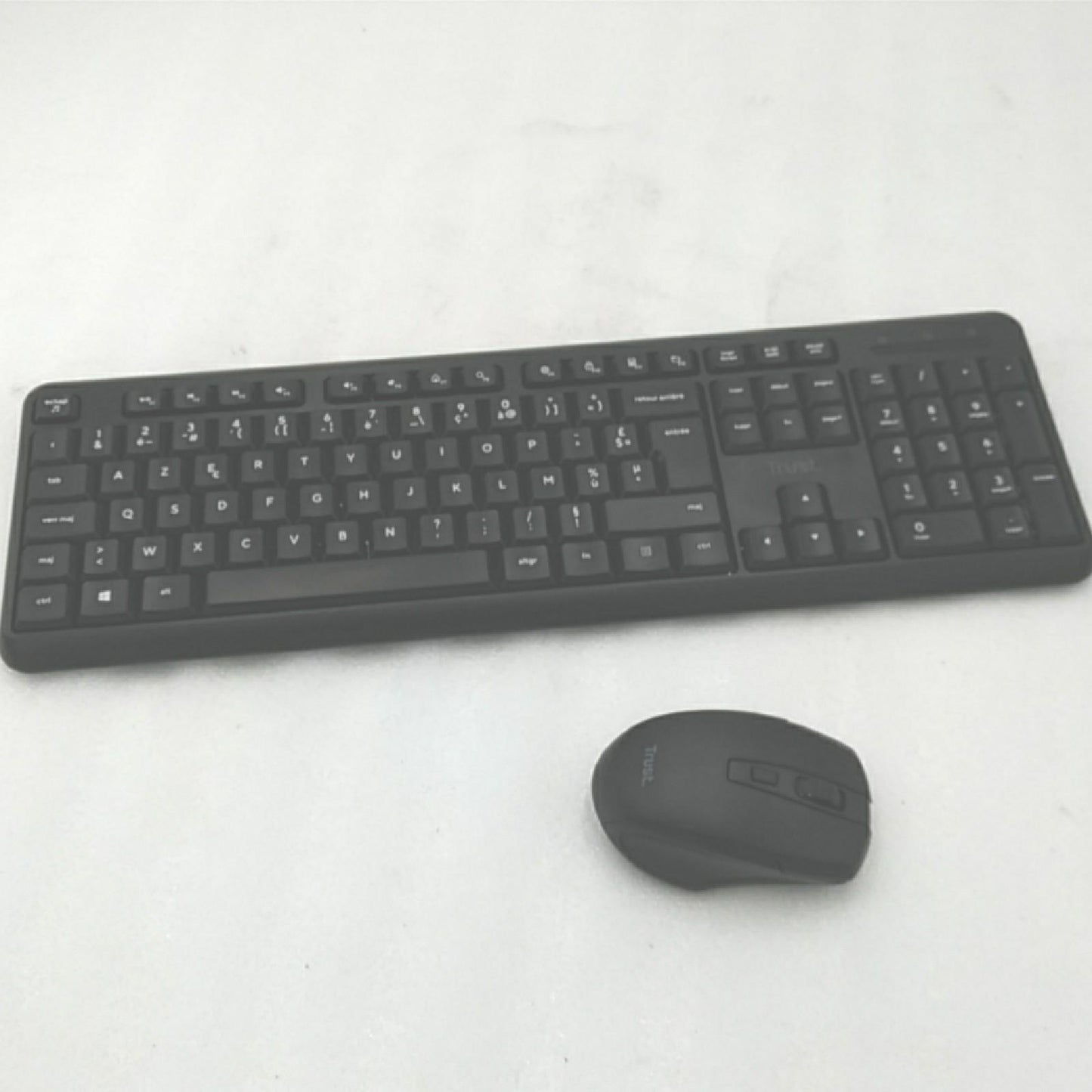 Trust Ymo Set mit Tastatur und Maus, Französisches AZERTY-Layout