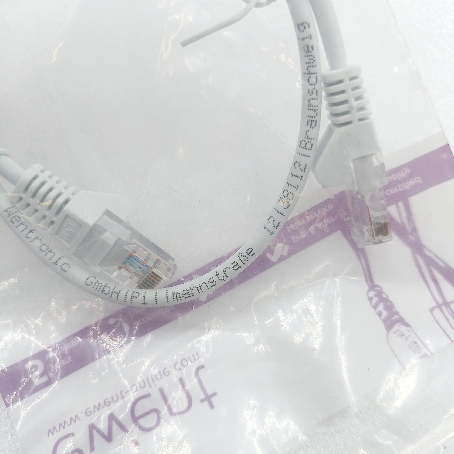 Ewent Ethernet-Patchkabel Kategorie 5e U/UTP, Übertragung bis zu 1 Gb, mit Zwei RJ45-Stecker, aus PVC, CCA, AWG 26/7. Ideal für die Glasfaserübertragung mit Gigabit/LAN-Netzwerken, 0.25 m, Grün