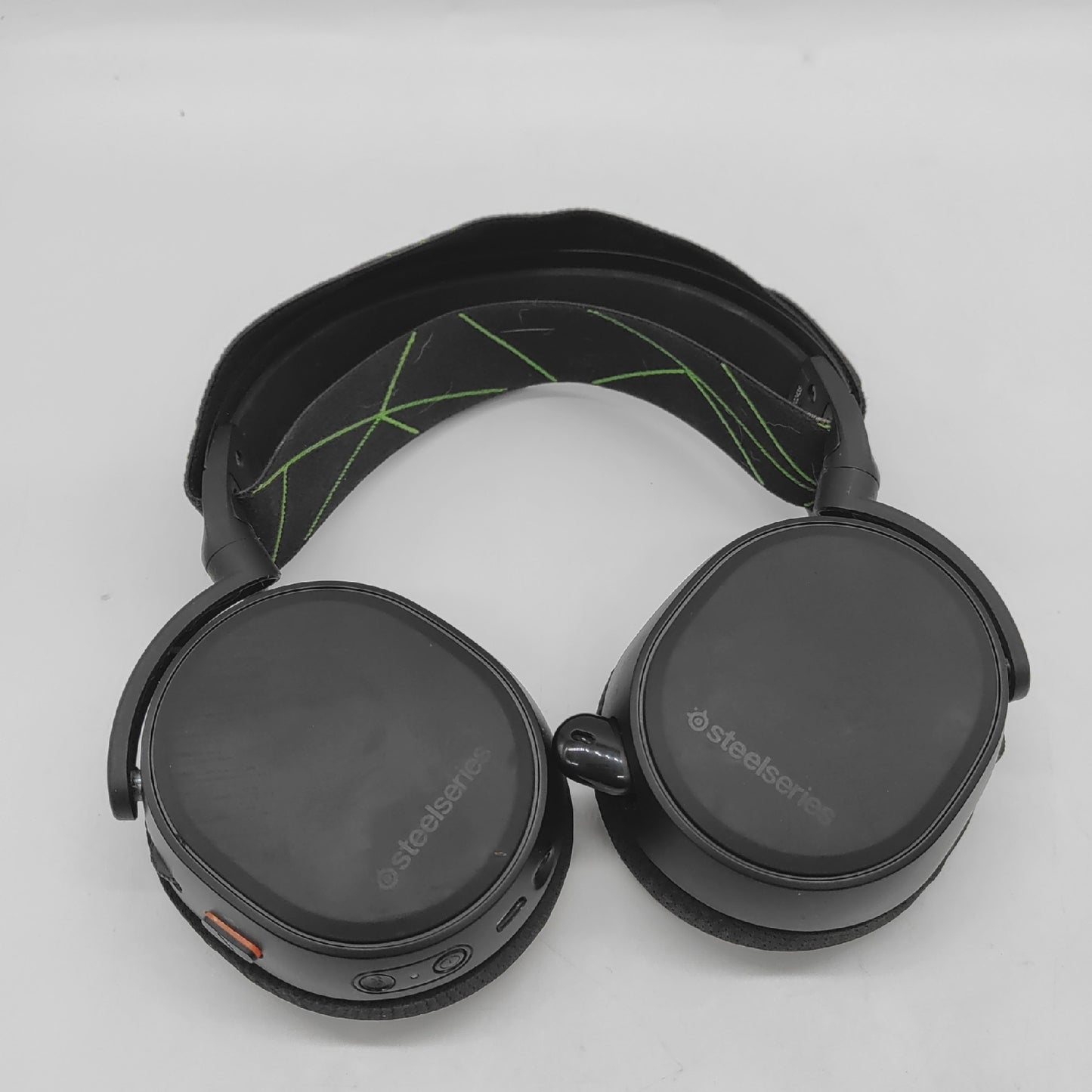SteelSeries arctis 9x - Eingebaute Xbox-Wireless- und Bluetooth Konnekt - Defekt
