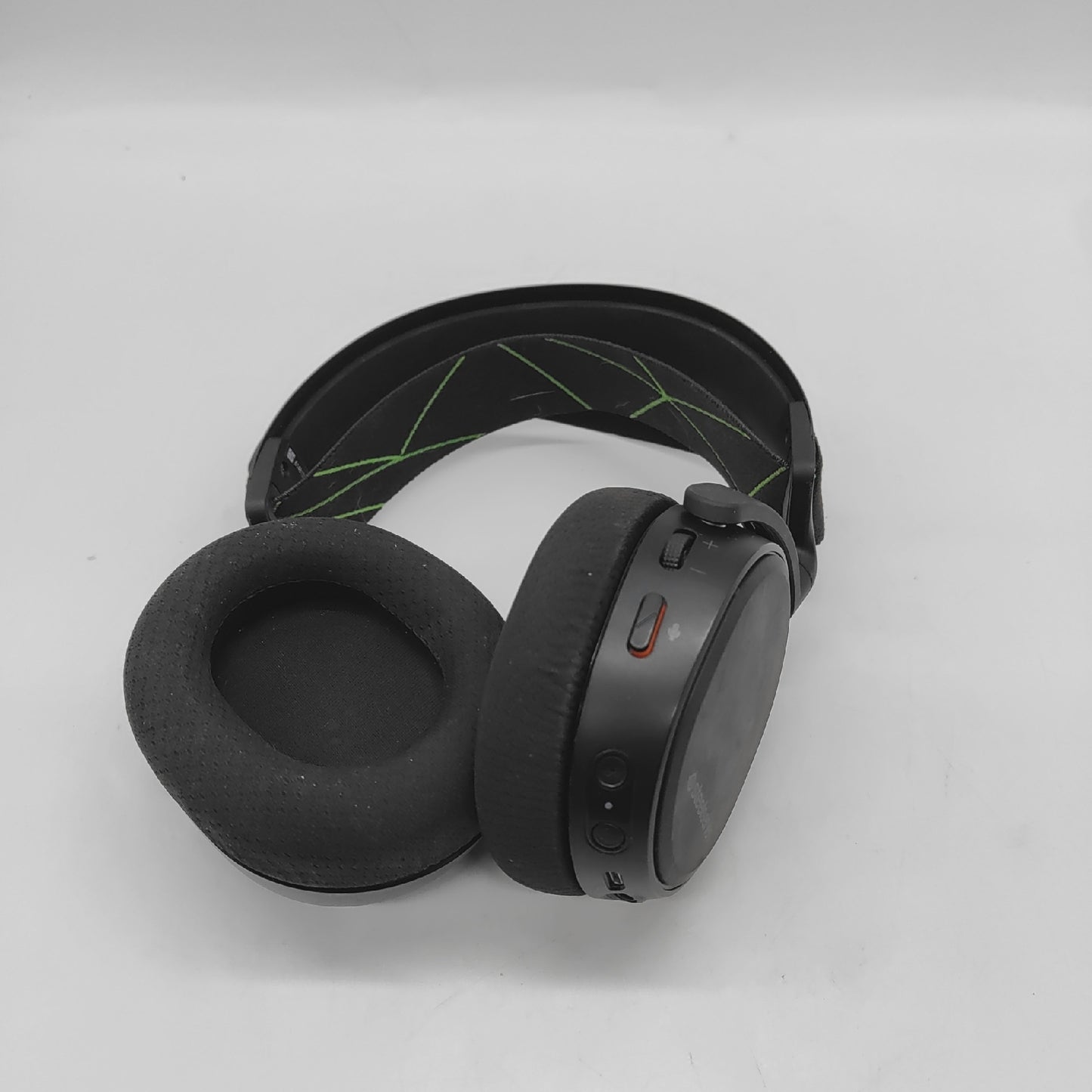 SteelSeries arctis 9x - Eingebaute Xbox-Wireless- und Bluetooth Konnekt - Defekt