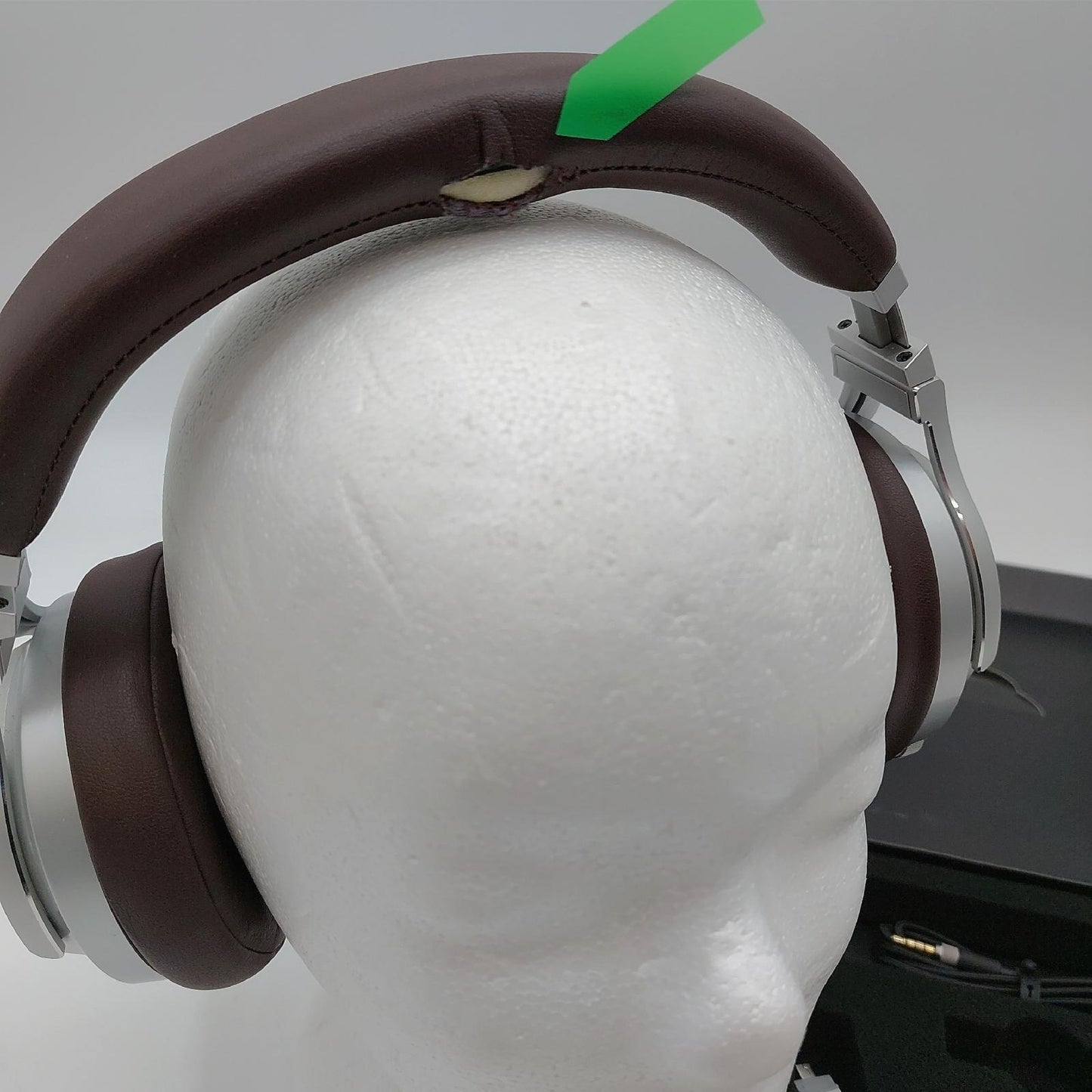 Corsair Virtuoso RGB Wireless SE Gaming Headset Espresso Ohrbügel defekt ohne Dongle
