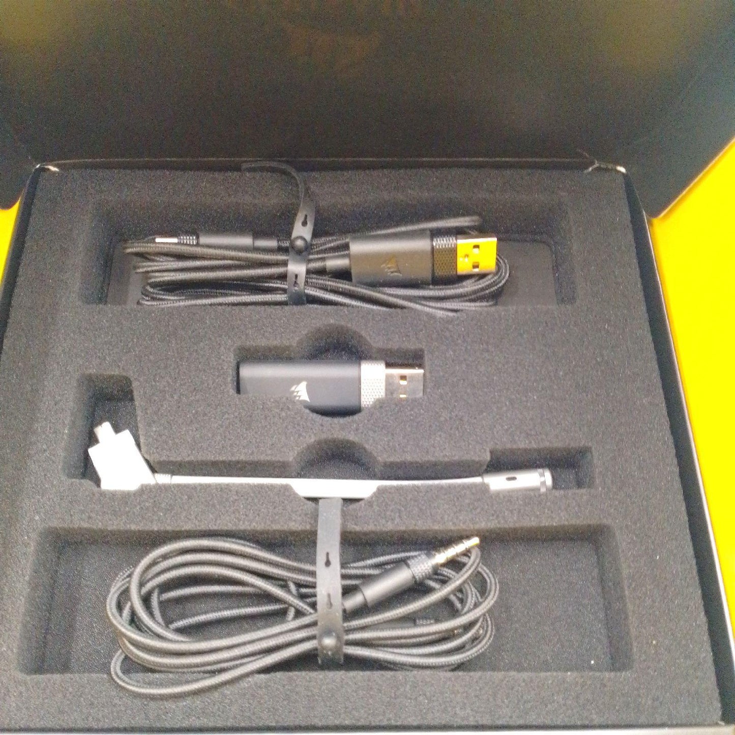Corsair Headset Gaming Audio Virtuoso Surround Sound 7 1 Wireless RGB High Fidelity