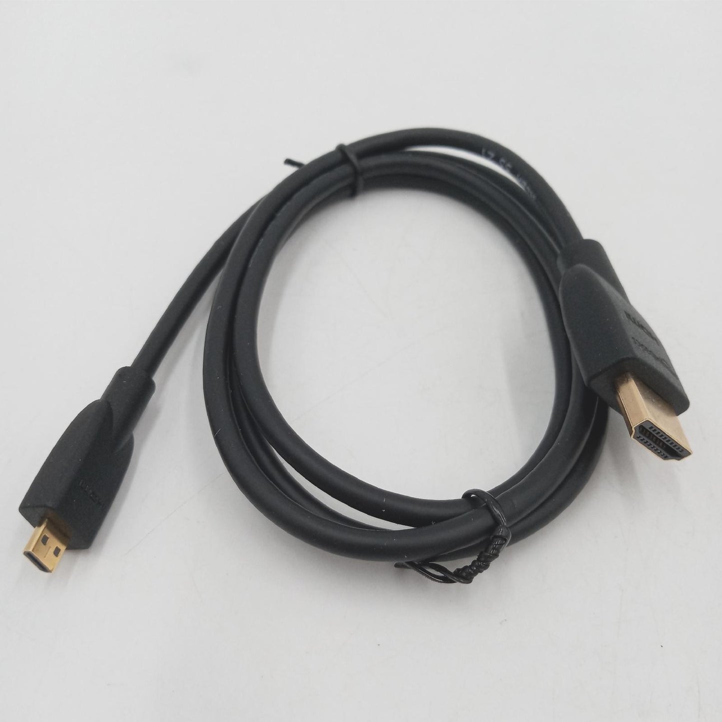 Amazon Basics HDMI Kabel Verbindungskabel Elektronik Micro HDMI auf HDMI Standard 2 0 Hochgeschwindigkeits Fernseher Monitor schwarz 90 cm